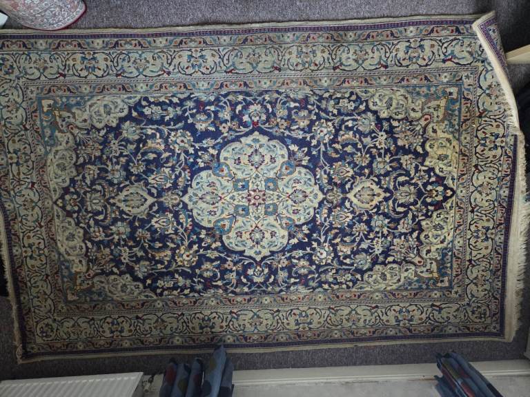 Large Silk Persian Style Rug – Good Condition