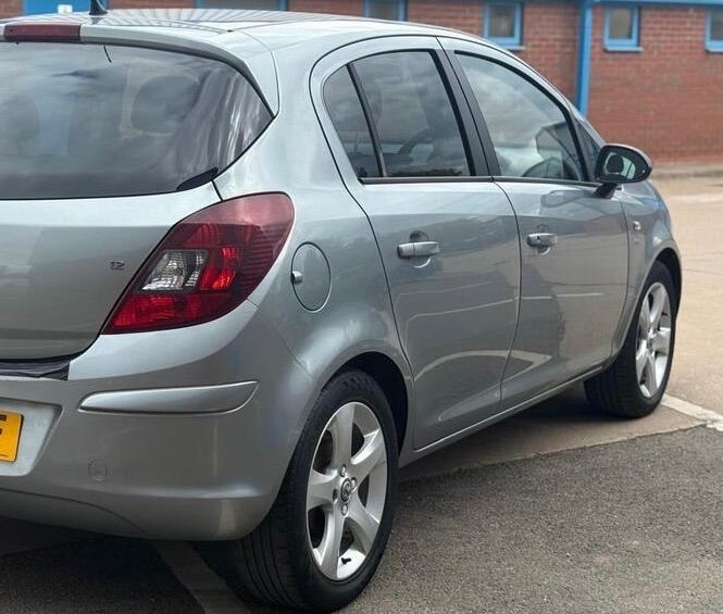 (63 PLATE ) VAUXHALL CORSA 1.2 SXI 5 DRS*LOW INSURANCE GROUP*MOT-11 MONTHS*like renault clio
