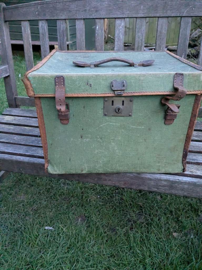 Green Vintage Chest Really Cool Look