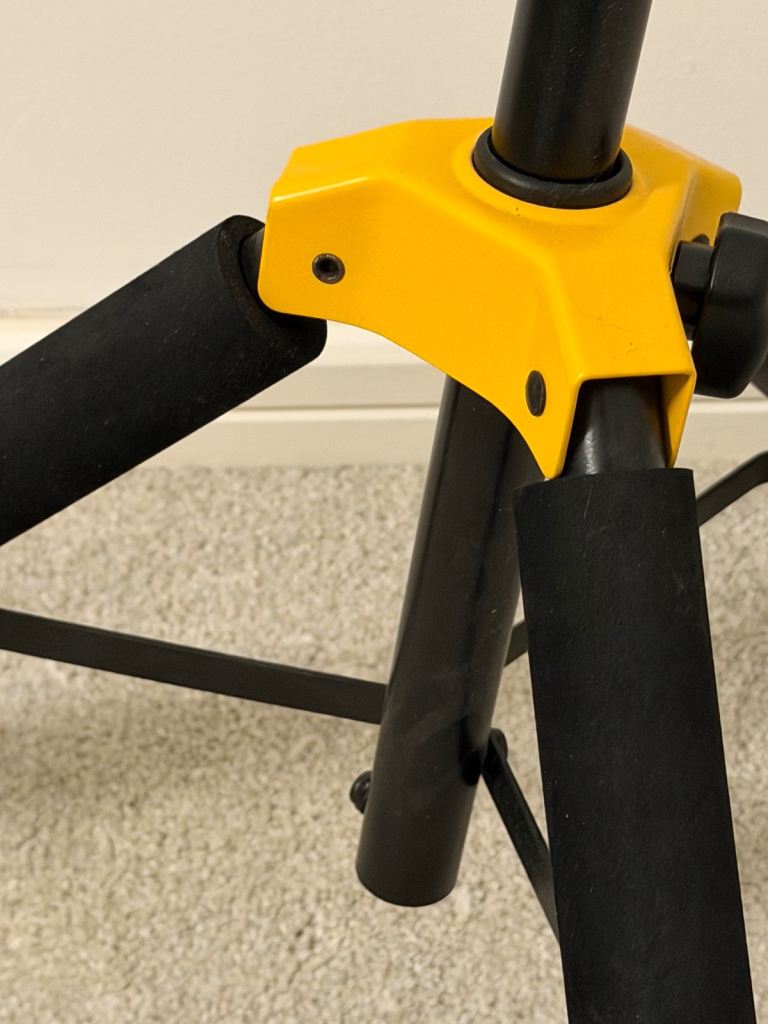 Hercules Guitar Stand