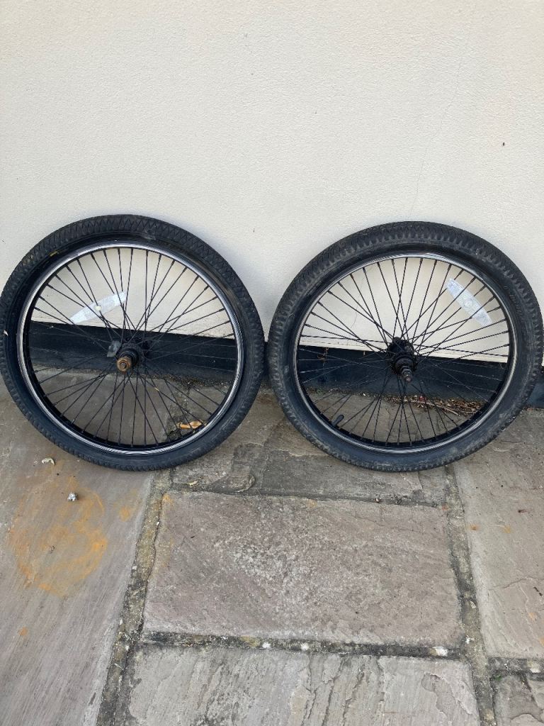 Pair of bike wheels 