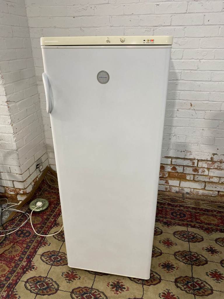 🚐🚐Electrolux Standing Freezer For Sale Works Excellent