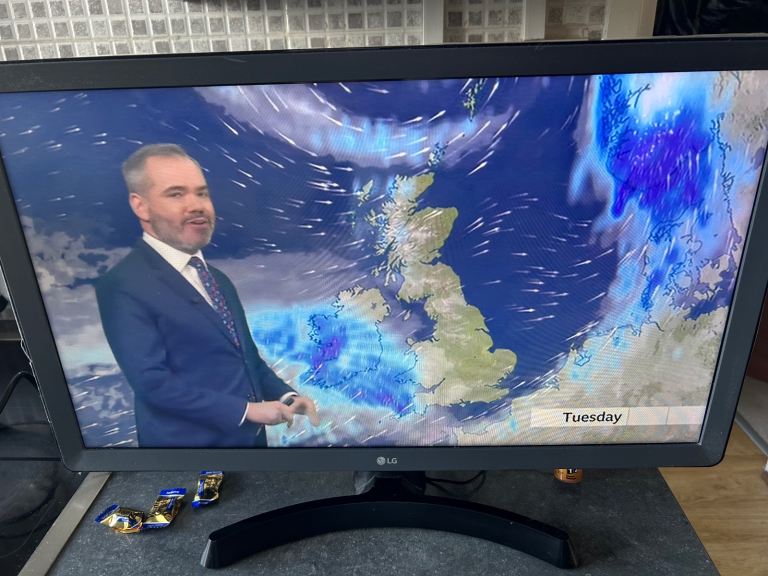 LG TV MONITOR 22”