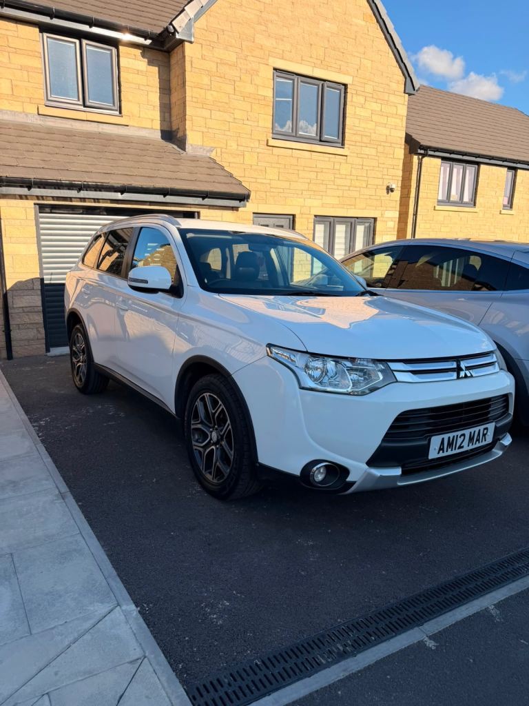 Mitsubishi, OUTLANDER, Estate, 2014, Semi-Auto, 2268 (cc), 5 doors