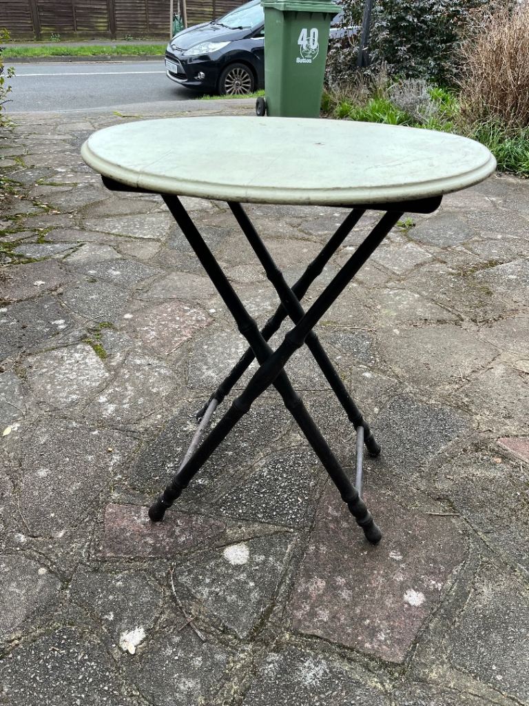 Collapsible table 