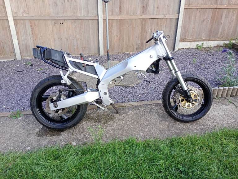 1995 fox eye fzr 600r spares