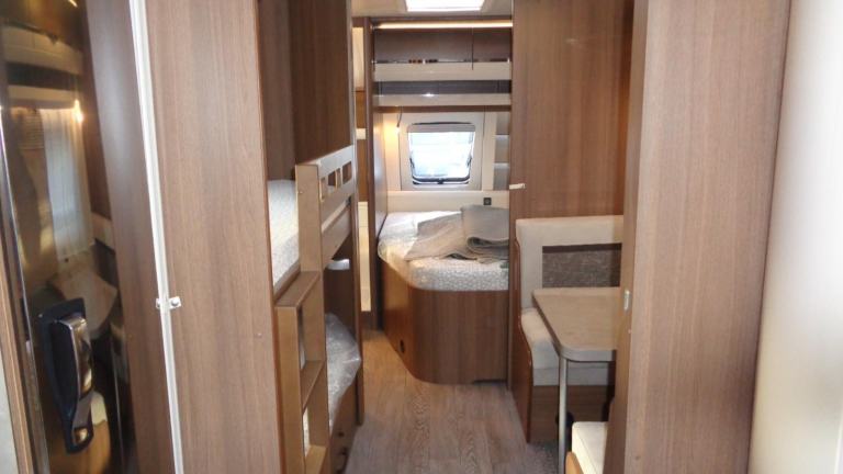 Hobby Prestige 720 UKFe 7 BERTH,FIXED BED,FIXED BUNK BEDS IN VERY NICE C... 2019