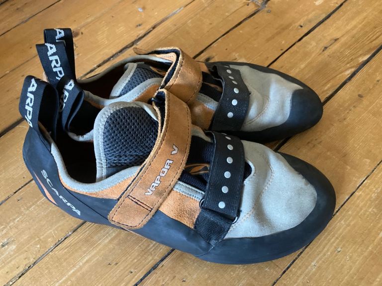 Scarpa Vapor V climbing shoes - Size 9