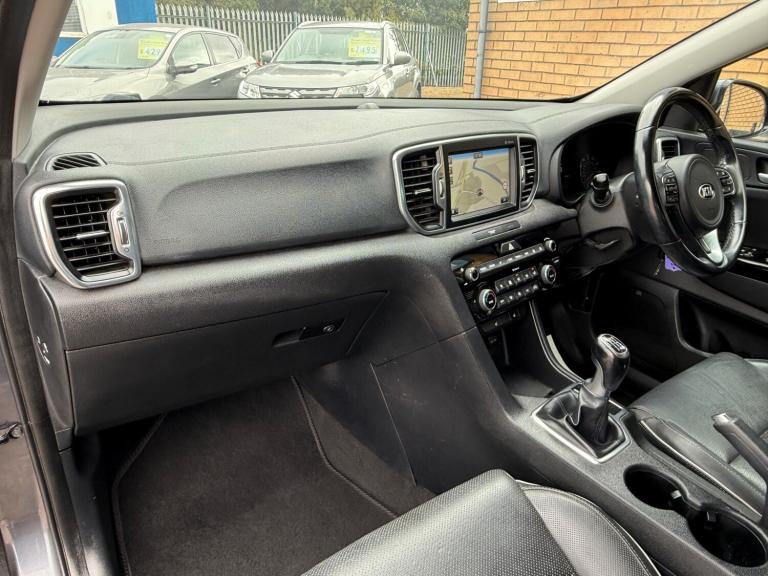 ** GREAT SPEC ** 2016 Kia Sportage 1.7 CRDi ISG 3 5 dr 2WD Estate ** £35 TAX **