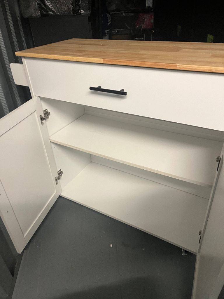 Pull Out Table on wheels 