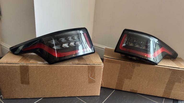 Dynamic LED Rear Tail Lights – Pair for Range Rover Sport L494 (2013–2022)