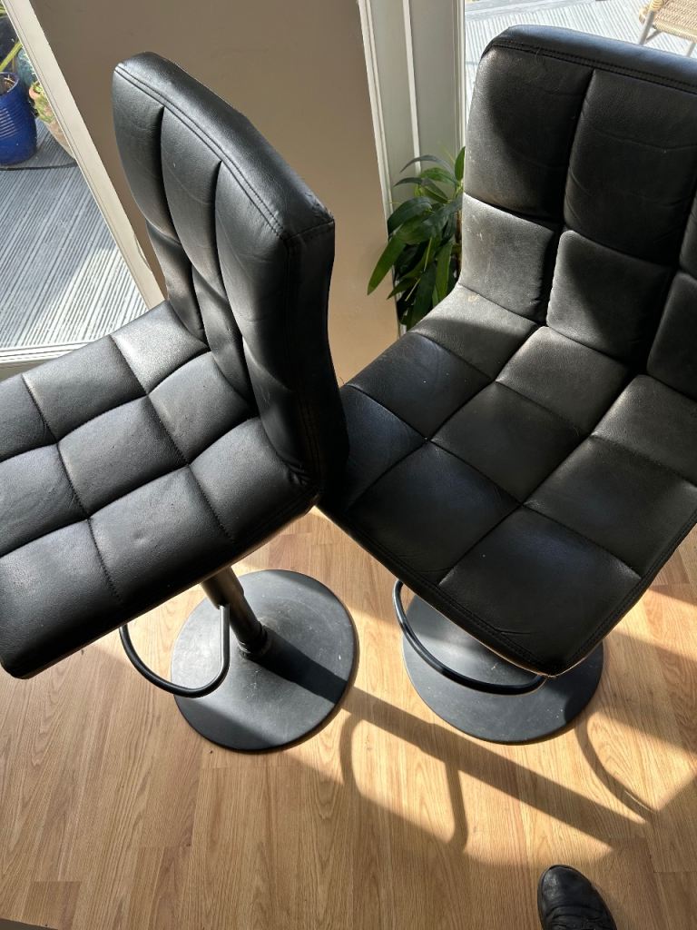 Pair of kitchen bar stools