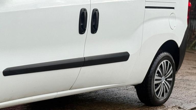 2017 Vauxhall Combo 1.3 CDTi 2300 16v FWD L2 H1 3dr Diesel