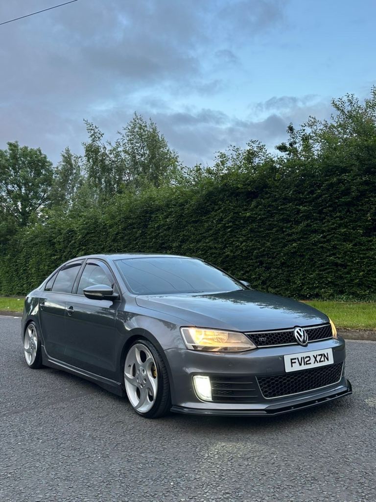 Volkswagen, JETTA, Saloon, 2012, Manual, 1968 (cc), 4 doors