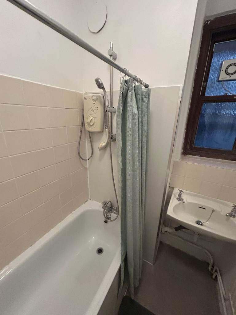 2-Bed Garden Flat, SE11 – Modern, Bright & 5 Mins to Kennington Tube