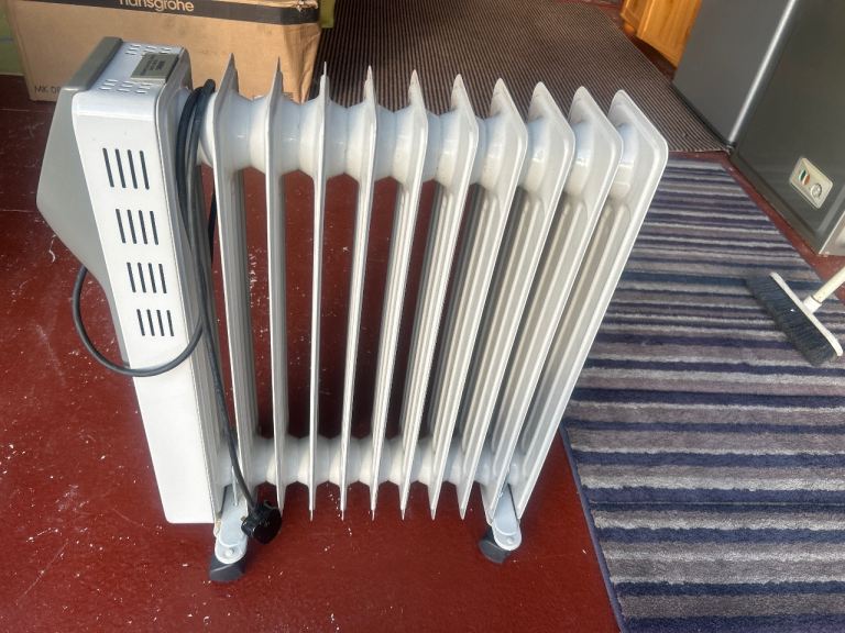 White oil filled radiator 