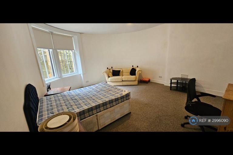 1 bedroom in Athole, Glasgow, G12 (#2996090)