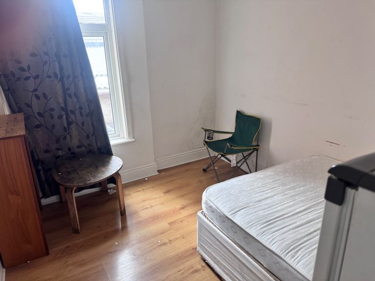 Double toom for rent near narborough road leicester