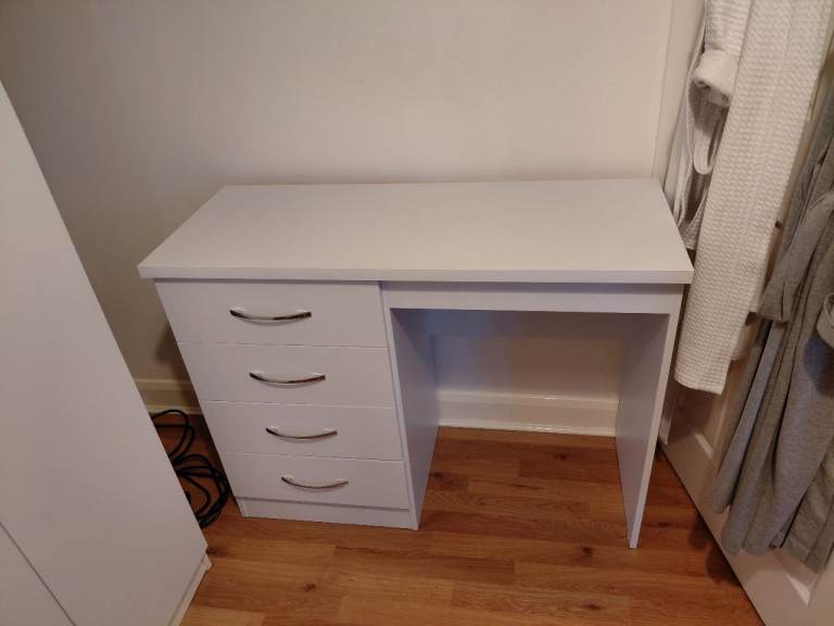 Dressing table