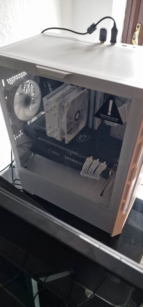 24gb RTX 3090 Gaming pc 32gb ram AMD 5800x 8 core cpu 