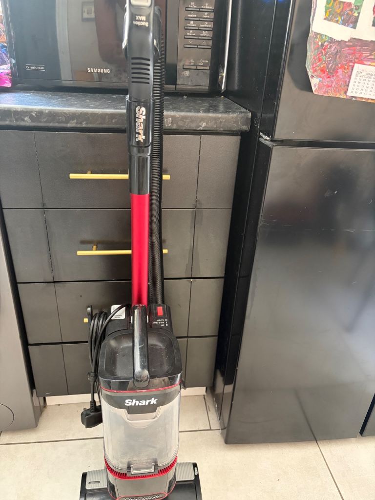 Shark hoover vacuum cleaner NV602UKT pet classic