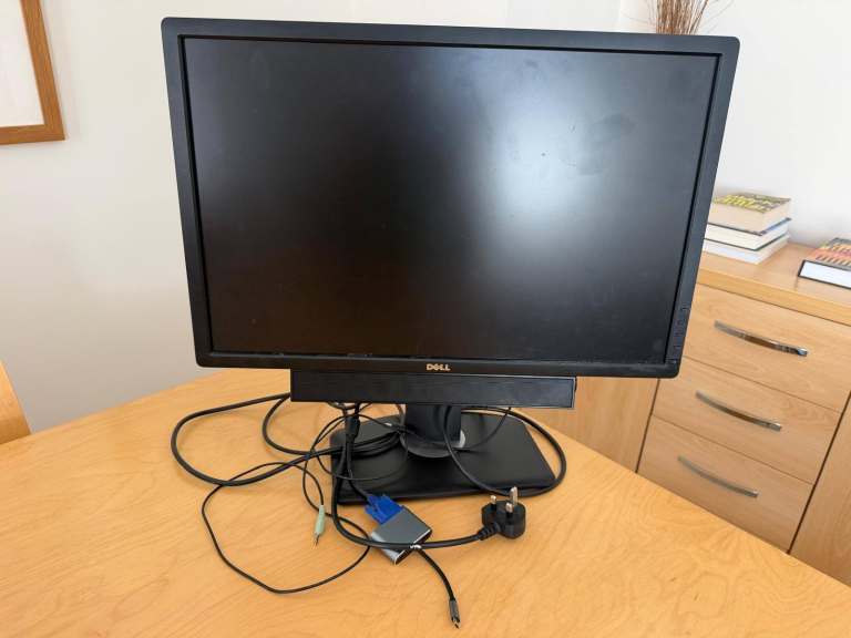 TAKEN - Dell Computer Monitor -  Free but needs to be collected