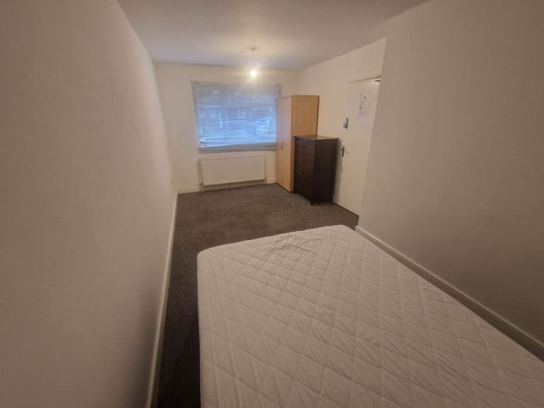 Double room in one bedroom flat in Boscombe