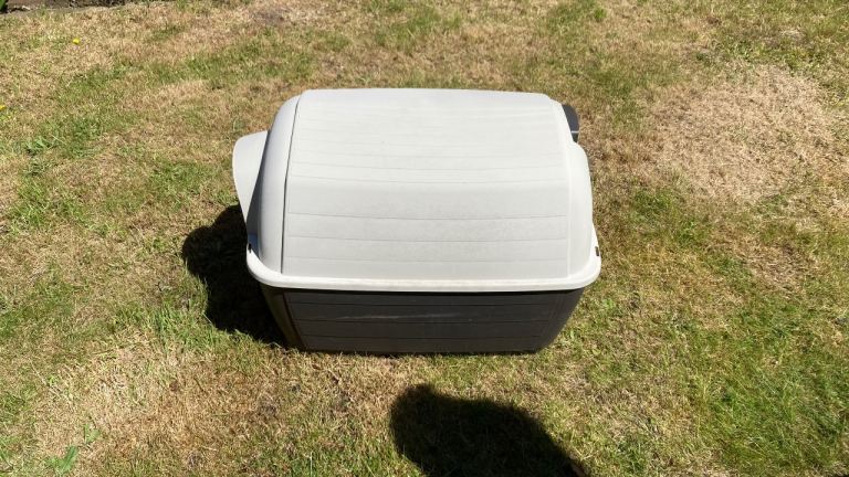 Pet shelter/kennel 