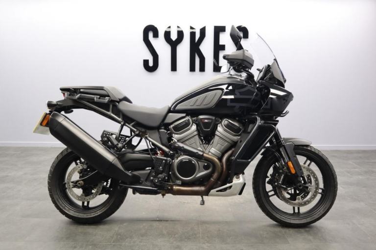 2021 Harley-Davidson RA1250S Pan America Special in Vivid Black