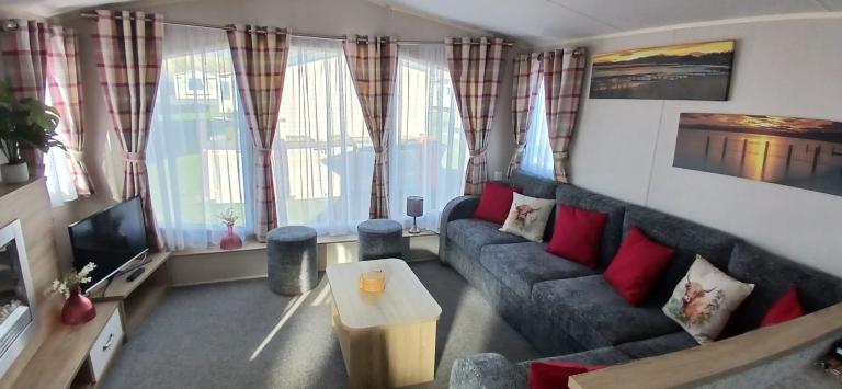 Holiday Home Rental - Red Lion Holiday Park