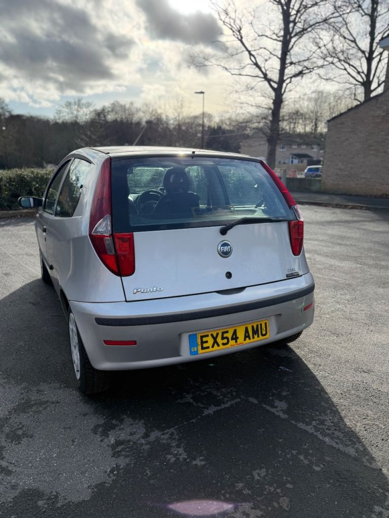 Fiat, PUNTO, Hatchback, 2004, Manual, 1242 (cc), 3 doors