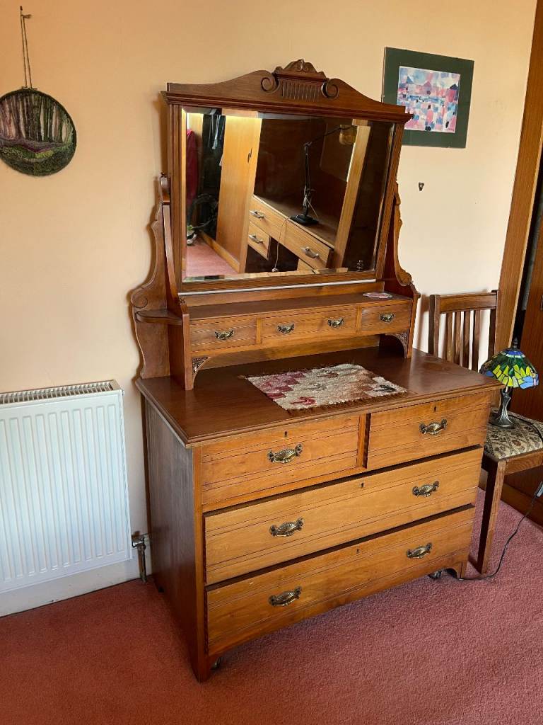 Vintage Wooden Chest of Drawers with Mirror – Good Condition