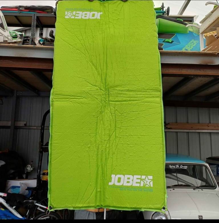 JOBE Large Floating Mat – Good Condition, 1.5 x 3 Metres