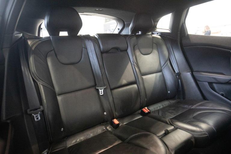 2019 Volvo V40 D2 [122] R DESIGN Edition 5dr Geartronic HATCHBACK DIESEL Automatic