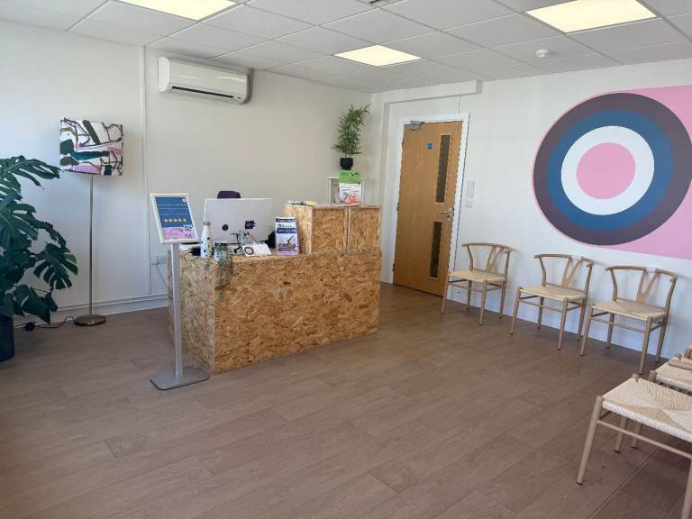 Spacious treatment rooms to rent in modern, calm and professional clinic