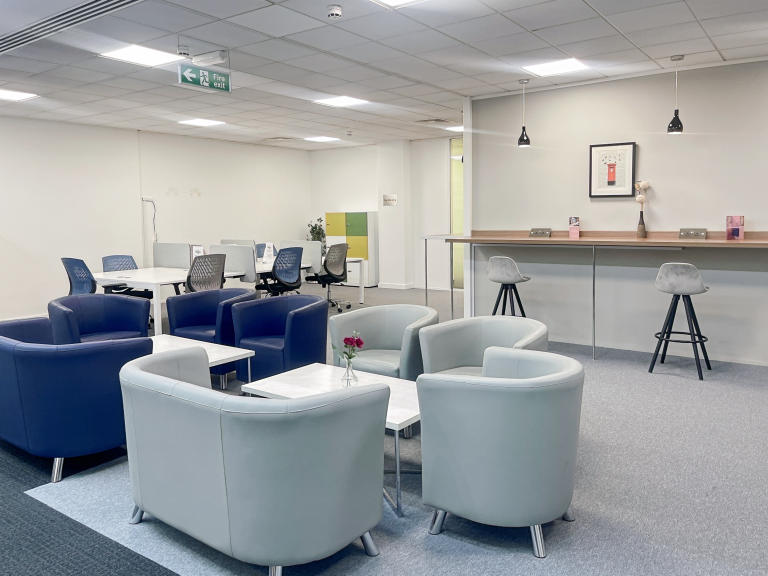 Bracknell - RG121WA \ Flexible Desk Access Through Coworking Membership