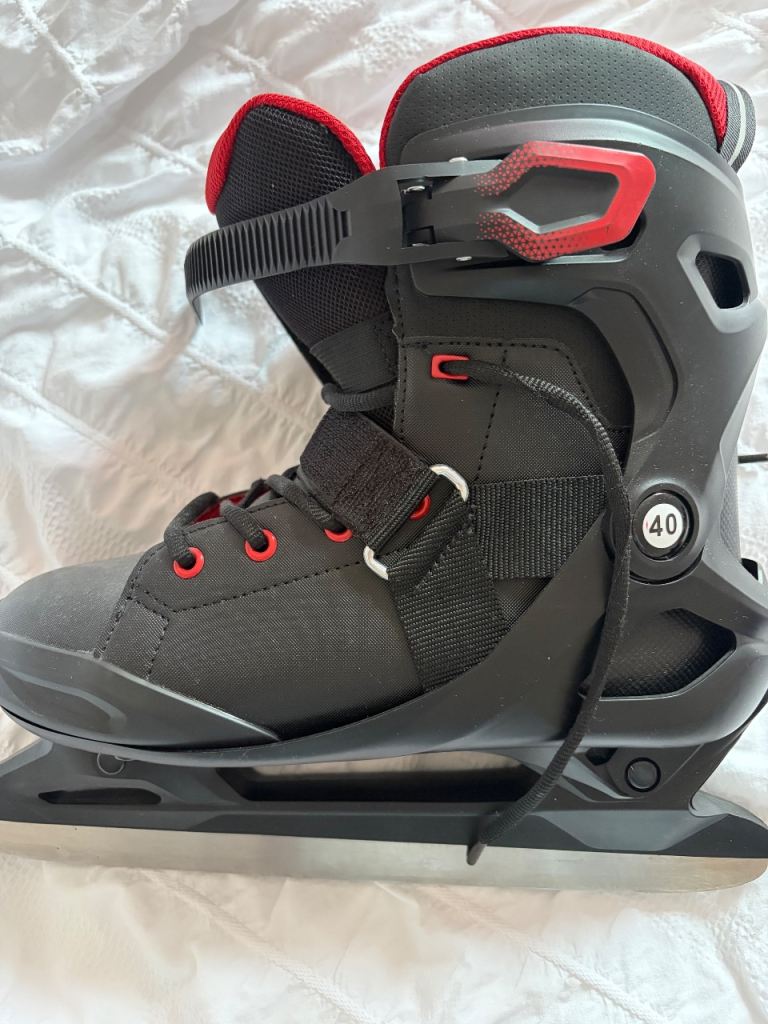 Oxelo ice skates size 6.5 -as new