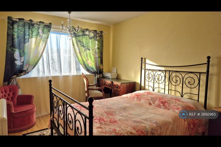 1 bedroom in Rothwell Close, Leigh-On-Sea, SS9 (#2692965)