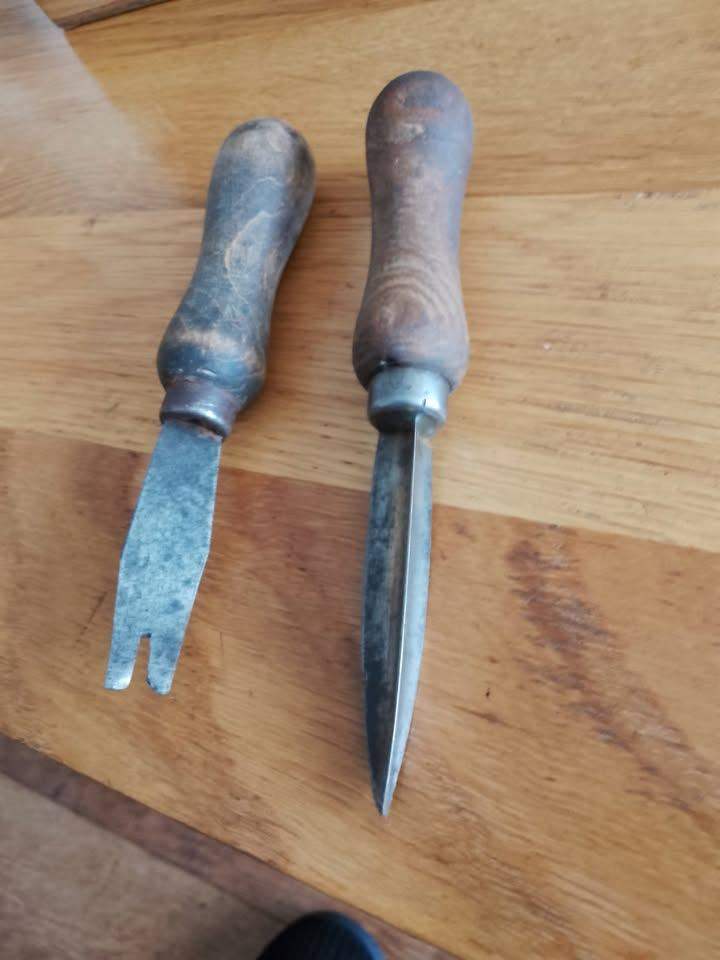 2 x Upholstery / carpenters tools