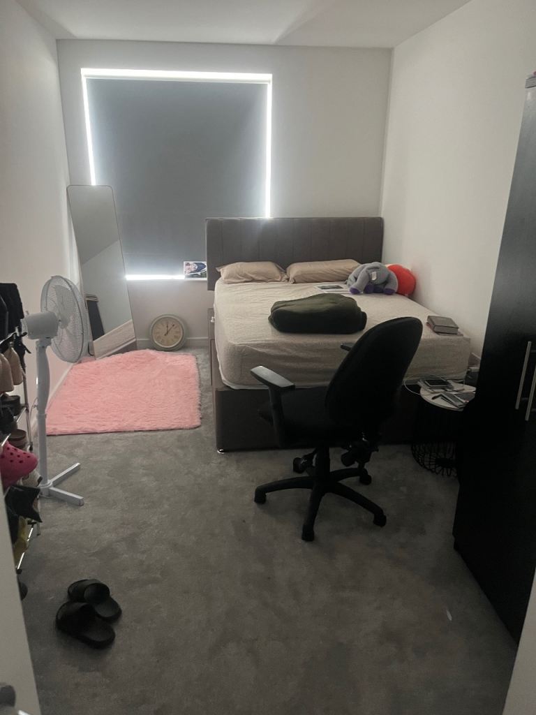 Double bed with personal bathroom 