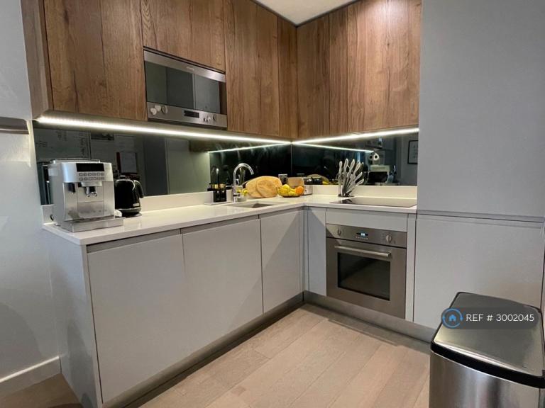 1 bedroom flat in Apex House, St Albans, AL1 (1 bed) (#3002045)