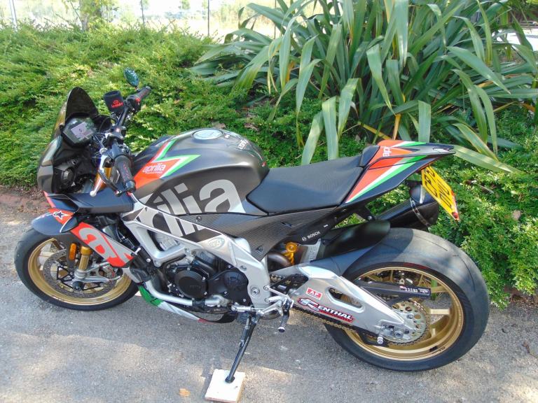 Aprilia Tuono V4 Factory 2021 low dry miles naked super retro serviced p/ex ok 