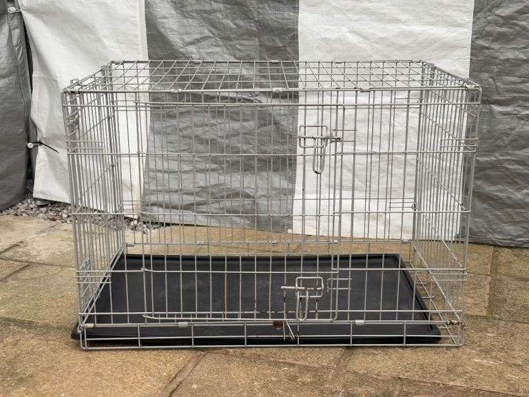 MEDIUM SIZE DOG CRATE