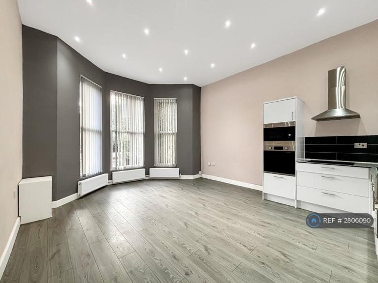 2 bedroom flat in Bentley Road, Liverpool, L8 (2 bed) (#2806090)