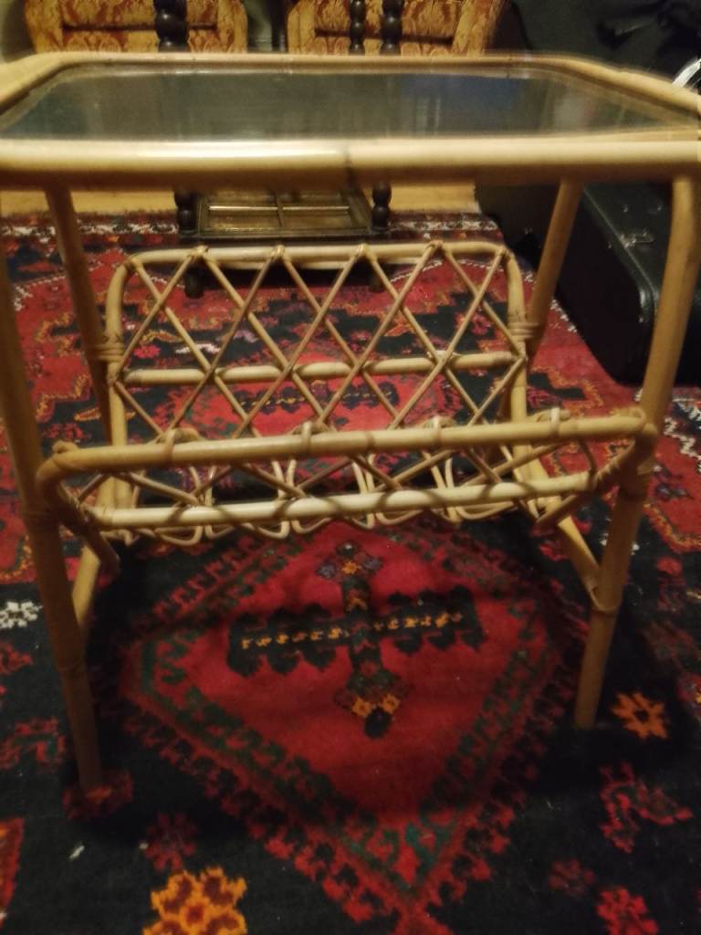 Bamboo table/magazine rack