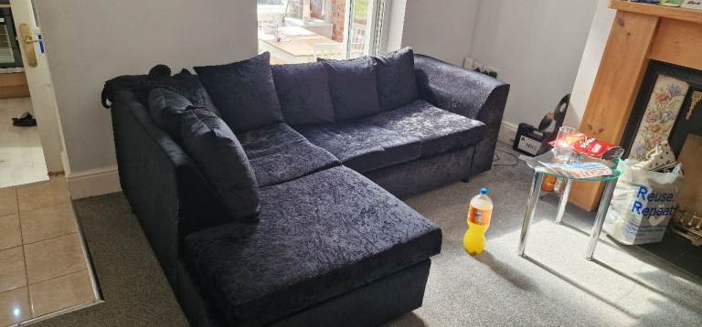Black corner sofa 
