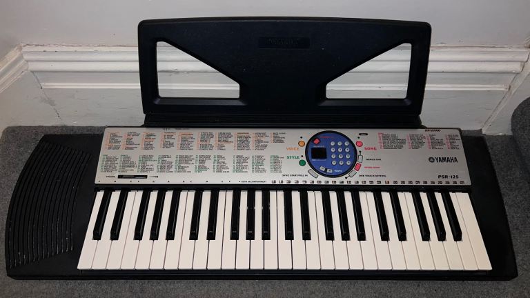 Yahama PSR-125 electric keyboard