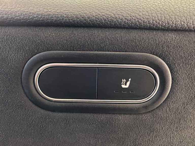 Mercedes-Benz A180 1.3 Petrol AMG Line (Executive) 7G-DCT