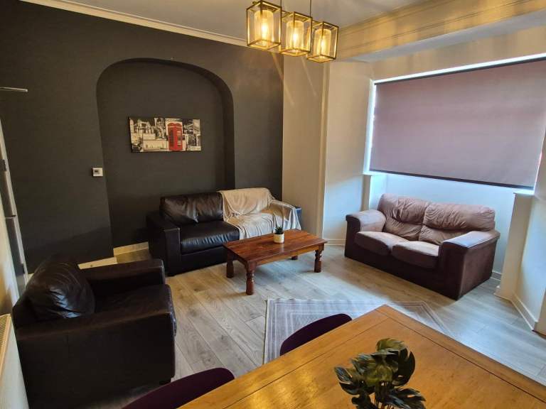 6 double bedroom house