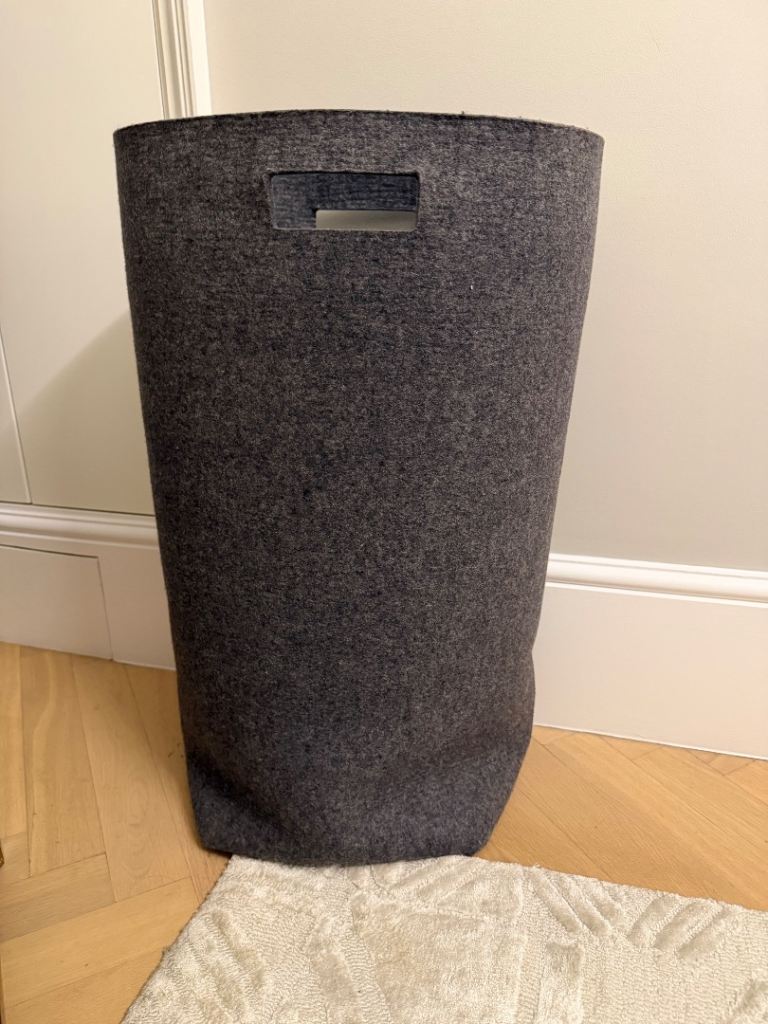 Laundry bin